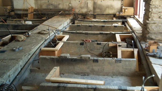 A photo of 1999-2000 post-tensioning preservation work at Fallingwater