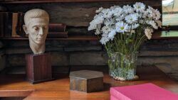 Brass lidded box (ca. late 1800s) designed by Karl Heinrich Auböck (1872-1925), on display in Edgar Kaufmann, Sr.’s bedroom  